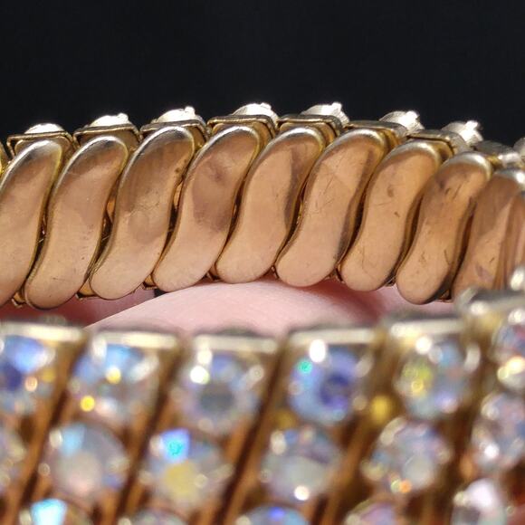 Aurora Borealis Rhinestone Expansion Bracelet, Gold Tone, 1960s Vintage Jewelry - Picture 6 of 10